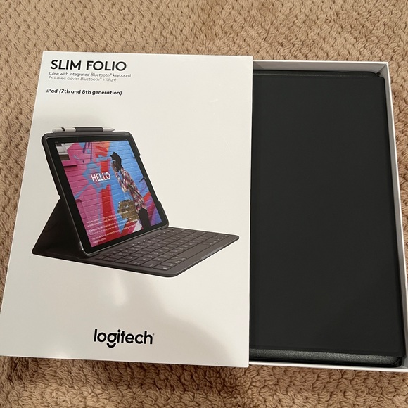 Slimfolio from Logitech keyboard and case for iPad - Picture 3 of 5